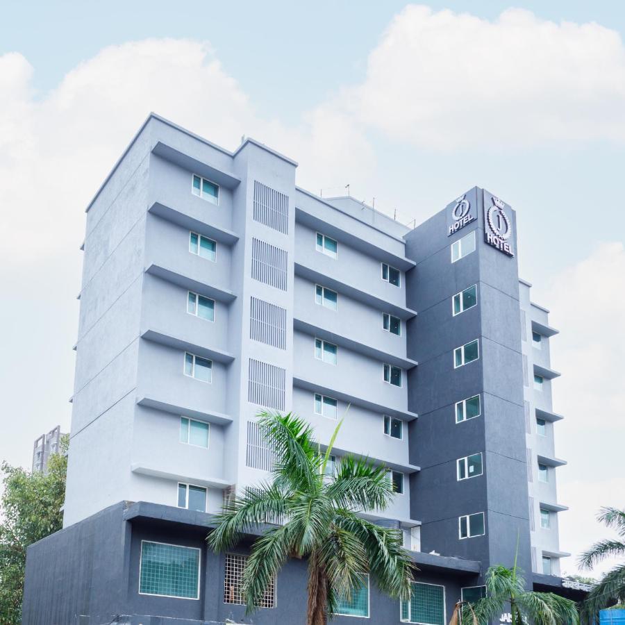 J Hotel And Banquets ムンバイ エクステリア 写真